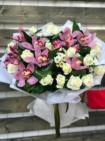 Букет цветов из: Розы и Хризантемы в Нагорске