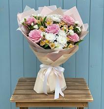 Букет цветов из:  Гвоздики, Орхидеи и Розы в Нагорске