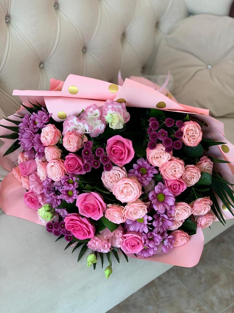 Букет цветов из: Хризантемы, Розы и Лизиантусы в Нагорске