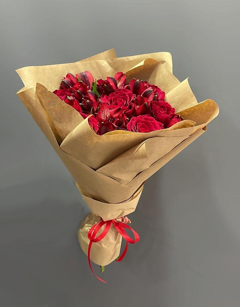 Букет цветов из: Альстромерии и Розы в Нагорске