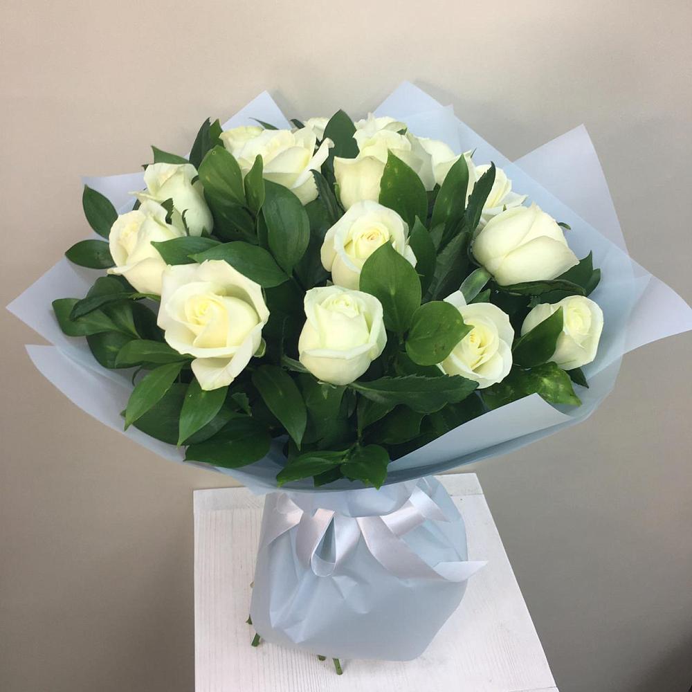 Букет 15 Белых роз Проуд в Нагорске