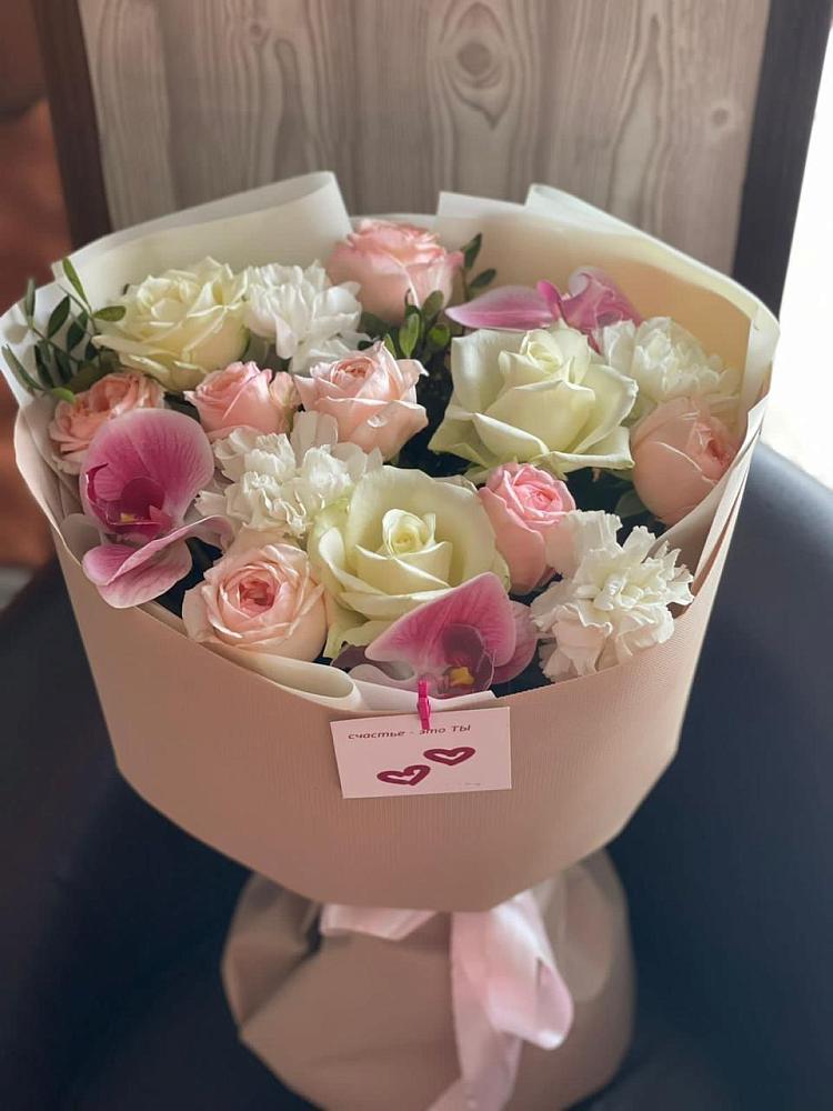 Букет цветов из: Орхидеи, Розы и Гвоздики в Нагорске