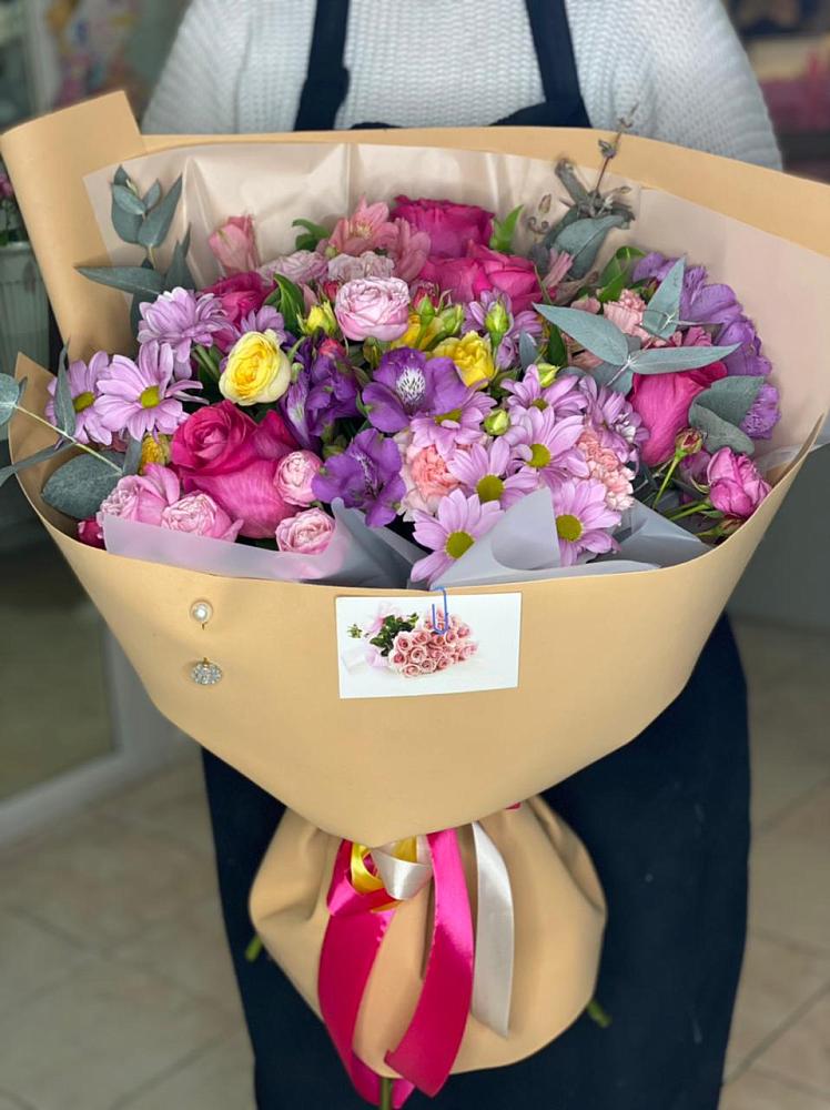 Букет цветов из: Хризантемы, Гвоздики и Альстромерии в Нагорске