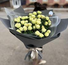 Букет Белые кустовые розы Солинеро в Нагорске