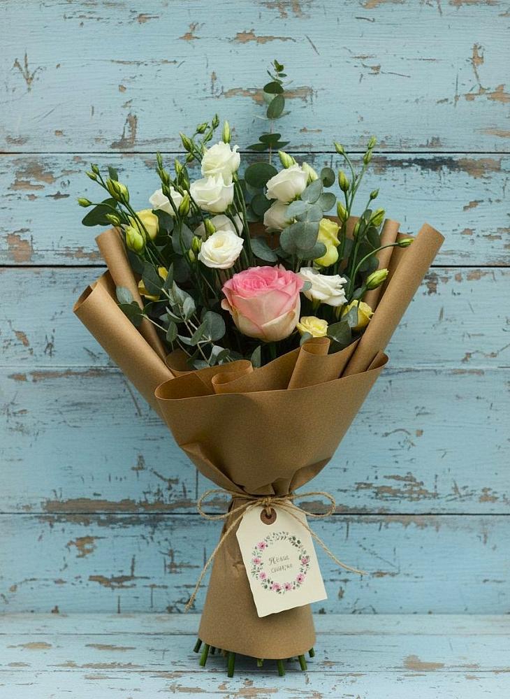 Букет цветов из: Розы и Лизиантусы в Нагорске