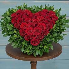 Цветочная композиция из Розы в виде сердца в Нагорске