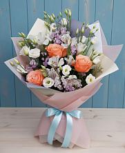 Букет цветов из:  Лизиантусы, Розы, Альстромерии и Гипсофила в Нагорске