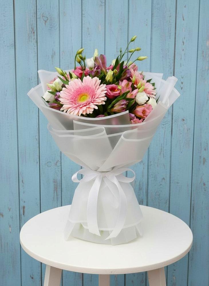 Букет цветов из: Герберы, Альстромерии и Лизиантусы в Нагорске