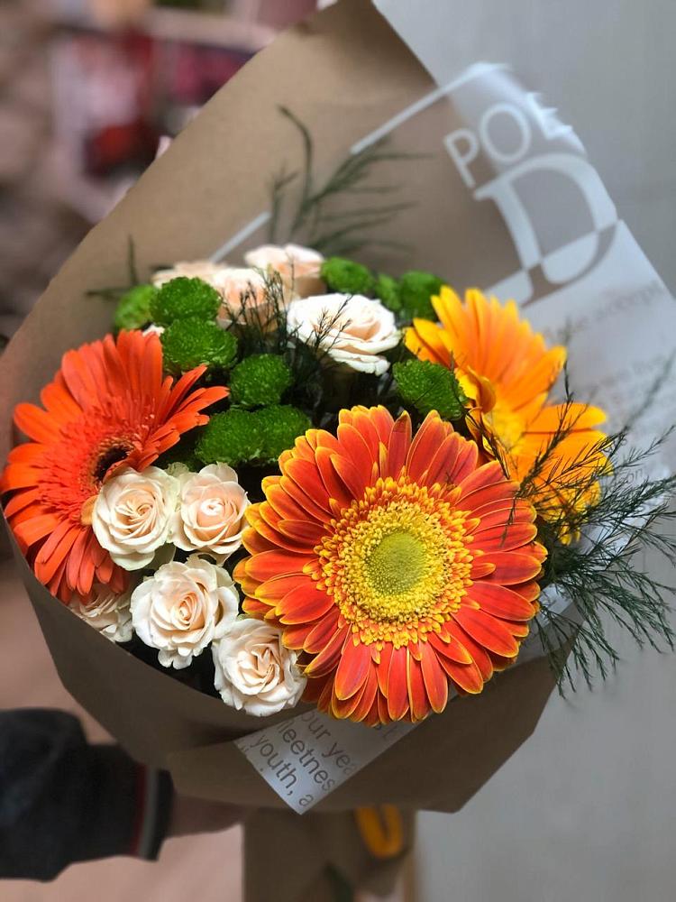 Букет цветов из: Герберы, Хризантемы и Розы в Нагорске