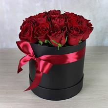 Цветочная композиция из Розы в шляпной коробке в Нагорске