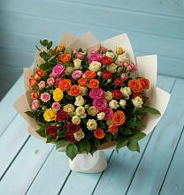 Букет Микс из разноцветных кустовых роз в Нагорске